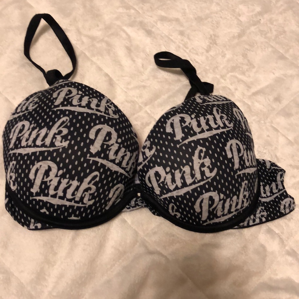 PINK Wear Everywhere Push-up